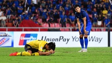 Thái Lan bị loại sốc không phải vì Adisak Kraisorn sút hỏng 11m