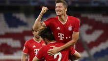 Lewandowski ghi bàn quên tuổi tác, Barca lo sợ là vừa!