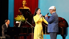 Sao Mai Phương Nga song ca cùng NSND Trần Hiếu mừng Đại hội Hội Nhạc sĩ Việt Nam