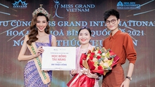 Hoa hậu Thùy Tiên về thăm trường Đại học, nhận học bổng 350 triệu đồng