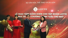 Bộ trưởng Bộ Văn hoá, Thể thao và Du lịch tặng Giấy khen Tập đoàn Lotte