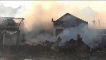Kiên Giang: Điều tra nguyên nhân cháy 1 tàu cá và 3 căn nhà tại thành phố Rạch Giá