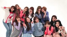 Vừa ra mắt, nhóm nữ của ‘Produce 48’ IZ*ONE đã khiến Twice ‘hít khói’ trên bảng xếp hạng Oricon