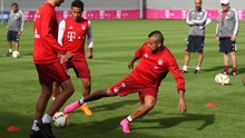 Phong độ không tốt, Bayern còn phải đối mặt với virus FIFA