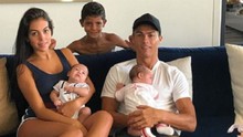 Thụ án treo giò, Cristiano Ronaldo dành trọn thời gian bên gia đình nhỏ