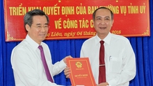 Miễn nhiệm chức vụ Phó Chủ tịch UBND TP.HCM và tỉnh Bạc Liêu