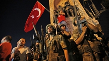 Vụ đảo chính ở Thổ Nhĩ Kỳ: Chính phủ ra lệnh bắt giữ 99 thành viên của lực lượng không quân