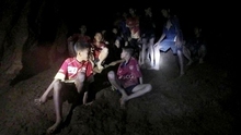 9h tối nay, đội bóng thiếu niên Thái Lan sẽ được thợ lặn giải cứu khỏi hang Tham Luang