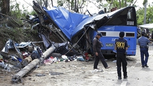Tai nạn xe buýt tại Philippines làm 19 người thiệt mạng. Nổ khí ga tại Nga gây thương vong