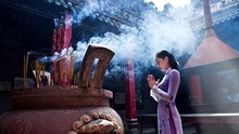 Đi đền, chùa đầu năm - phong tục đẹp, lễ sao cho đúng?
