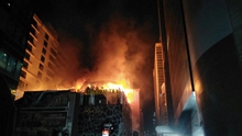 Hỏa hoạn tại trung tâm thương mại, ít nhất 12 người thiệt mạng