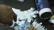 Bình Dương: Công an đột kích bar Diamond Luxury, 40 người dương tính với ma túy bị tạm giữ