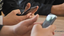 Bộ GD&ĐT sẽ có văn bản hướng dẫn quản lý học sinh sử dụng điện thoại di động trong giờ học