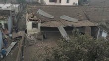 Đồ họa vụ nổ ở Bắc Ninh: Hố sâu 4m, đường kính 20m, đầu đạn súng trường văng khắp nơi