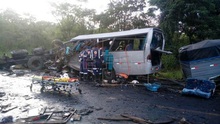 Ít nhất 13 người chết trong vụ tai nạn liên hoàn giữa 6 phương tiện