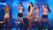 Khán giả Việt đội mưa xem thần tượng Jessica biểu diễn