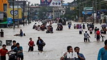 150.000 người ở Myanmar sơ tán do lũ lụt và nguy cơ vỡ đê