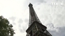 VIDEO: Tháp Eiffel bị đóng cửa do đình công