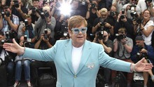 Danh ca Elton John hoãn chuyến lưu diễn châu Âu và Mỹ