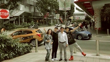 Sơn Tùng M-TP ấm áp bên gia đình và cậu em 'soái ca' trong chuyến du lịch Singapore