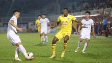 HLV Kiatisuk: ‘HAGL bám đuổi Hà Nội FC chỉ là lời nói đùa’