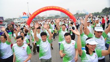 Gần 8.000 người tham dự 'Ngày chạy Olympic - Vì sức khỏe toàn dân'