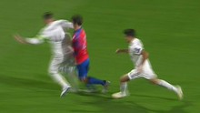 Real đá đội yếu, thắng đậm, Ramos vẫn đánh vỡ mũi cầu thủ Viktoria Plzen