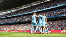 CĐV Arsenal quay sang ăn mừng, cổ vũ cho... Man City