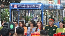 Từ xe buýt sách giữa lòng Sài Gòn sẽ tiếp tục mở tủ sách tại các trạm xe buýt