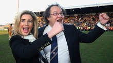 Nữ CEO gợi cảm nhất làng bóng đá tung video 'kỳ quái' để được làm 'sếp' của FA