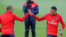 Bộ đôi đắt nhất thế giới Mbappe và Neymar thân thiết trong lần đầu tập chung ở PSG