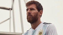 Messi, Ronaldo phong cách khoe áo đấu mới dự World Cup 2018