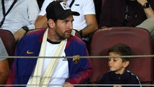 Messi choáng khi con trai vẽ... logo Juventus tặng bố