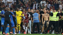 CĐV đánh nhau to với cầu thủ, trận Nice vs Marseille bị hoãn