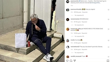 Bị cấm vào phòng thay đồ, Mourinho ngồi ăn ở lề đường