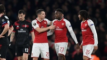 Welbeck ăn vạ lộ liễu, fan Milan tức giận, Wenger cố tình 'nói lảng'