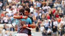 Djokovic thua sốc trước đối thủ vô danh ở Tứ kết Roland Garros