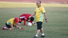 2 tuyển thủ Việt Nam gặp chấn thương, đội trưởng tuyển Lào hâm mộ Công Vinh