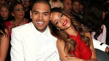 Rihanna bất ngờ gọi điện cho Chris Brown và nói lời yêu