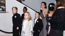 Angelina Jolie khoe hình xăm ‘ràng buộc’ cô với Brad Pitt