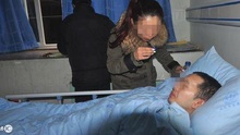 Thanh niên Trung Quốc bị liệt vì chơi game trên điện thoại 2 ngày ròng