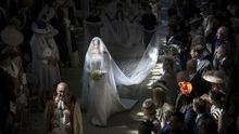 Xúc động trước hình bóng của cố Công nương Diana trong đám cưới con trai