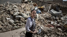 Angelina Jolie lao vào tử địa Mosul khi IS rời đi chưa được bao lâu