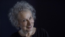 Margaret Atwood công bố phần tiếp theo của tiểu thuyết ‘Chuyện người tùy nữ’