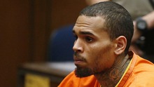 Chris Brown bị bắt ở Pháp vì cáo buộc hiếp dâm, có thể đi tù 15 năm