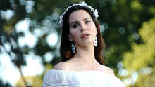 ‘Nữ hoàng u sầu’ Lana Del Rey tung tập thơ an ủi nỗi đau giá 1 USD