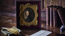 Tìm thấy chân dung vẽ Charles Dicken kèm hộp nữ trang, có giá lên tới hơn 5 tỷ đồng