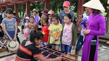 Độc đáo 'Ngày hè của em' tại làng văn hóa Việt Nam