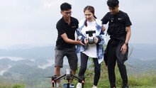 'Đại chiến săn ảnh': Võ Hoàng Yến, Hòa Minzy dở khóc dở cười học lái flycam