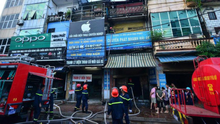 Hà Nội: cảnh sát PCCC cắt khóa cửa nhà dân, dập tắt đám cháy kinh hoàng lúc lúc nửa đêm